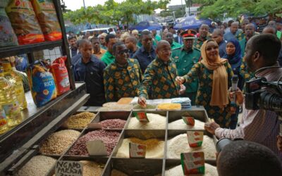 DR. HUSSEIN ALI MWINYI VISITED THE DARAJANI MAIN MARKET