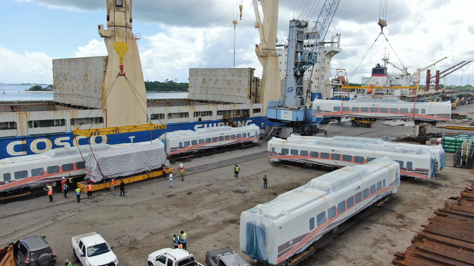 THE FIRST MODERN EMU TRAINS ARRIVE IN THE COUNTRY - Tanzania